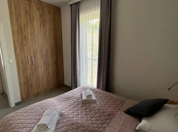 Apartman Czarna Gora 340 Sienna